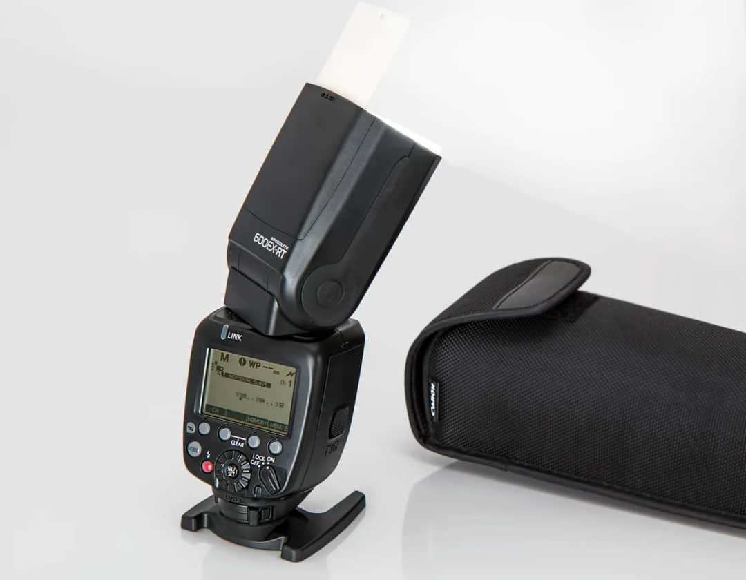 Jak włączyć lampę błyskową w aparacie - proste kroki i porady