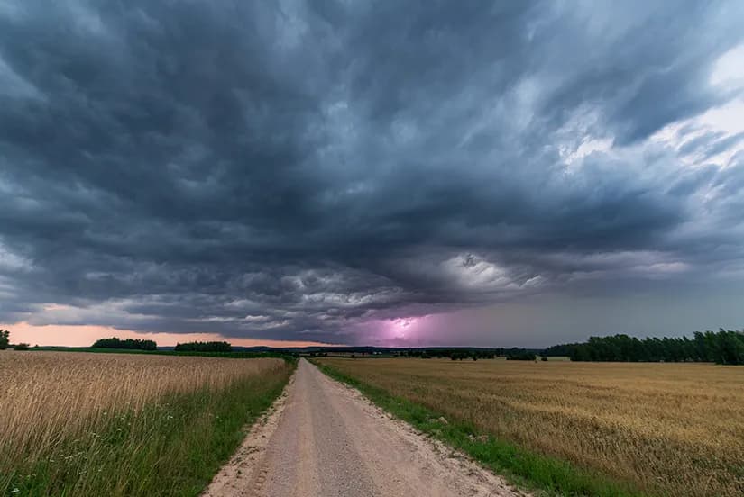 Jak zrobić zdjęcie błyskawicy: skuteczne techniki i bezpieczeństwo