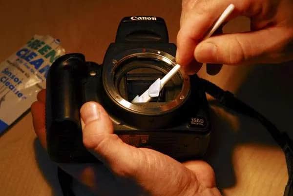 Jak wyczyścić matrycę aparatu bez ryzyka uszkodzenia sprzętu