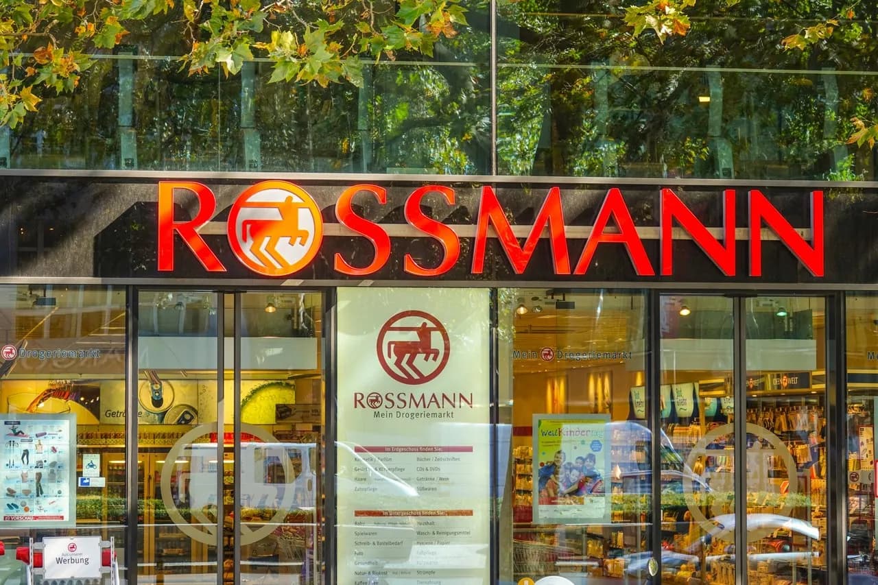 W którym Rossmannie można wywołać zdjęcia? Sprawdź dostępność usług
