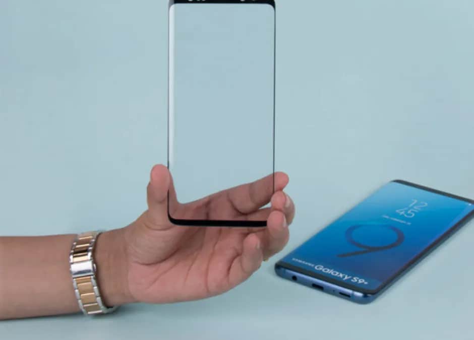 Jak bezpiecznie ściągnąć szkło hartowane z aparatu bez uszkodzenia ekranu