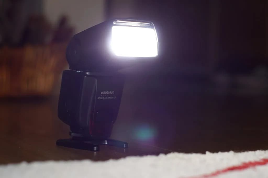 Jak wyłączyć lampę błyskową w aparacie Nikon i uniknąć niechcianego błysku