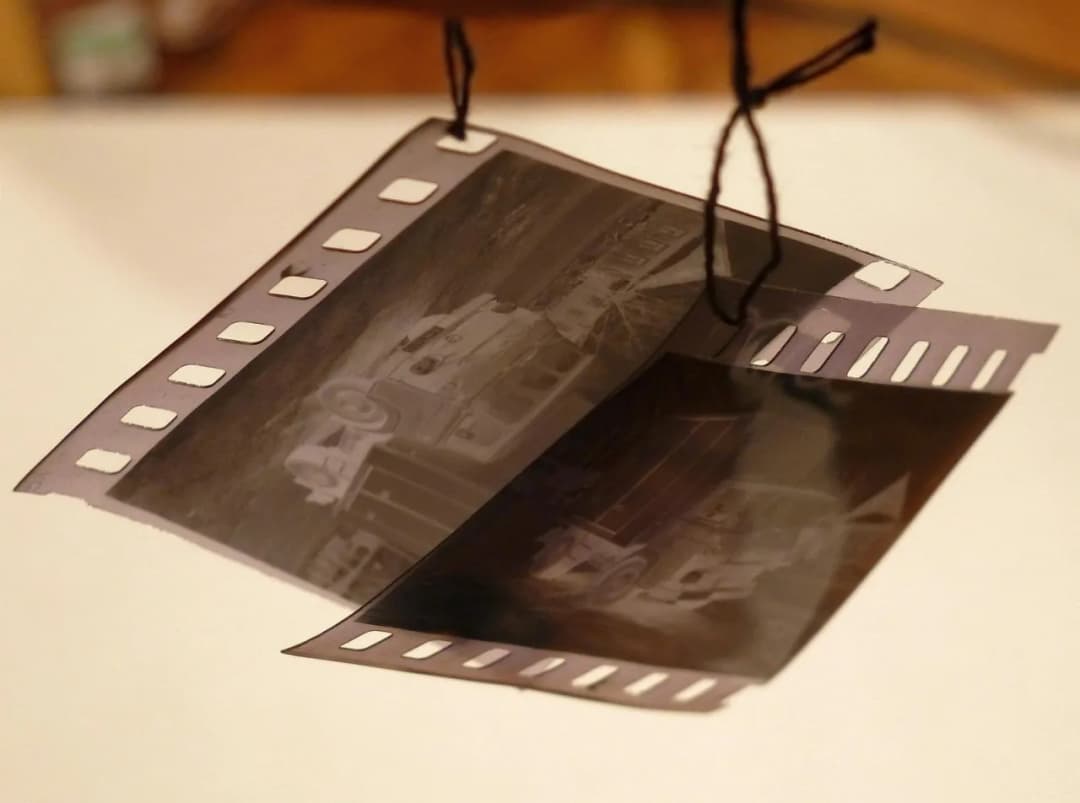 Jak wywołać zdjęcie z kliszy - krok po kroku bez błędów