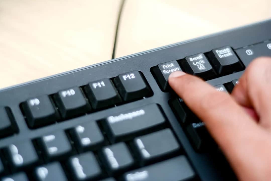 Jak zrobić zdjęcie ekranu komputera: proste metody dla Windows i macOS