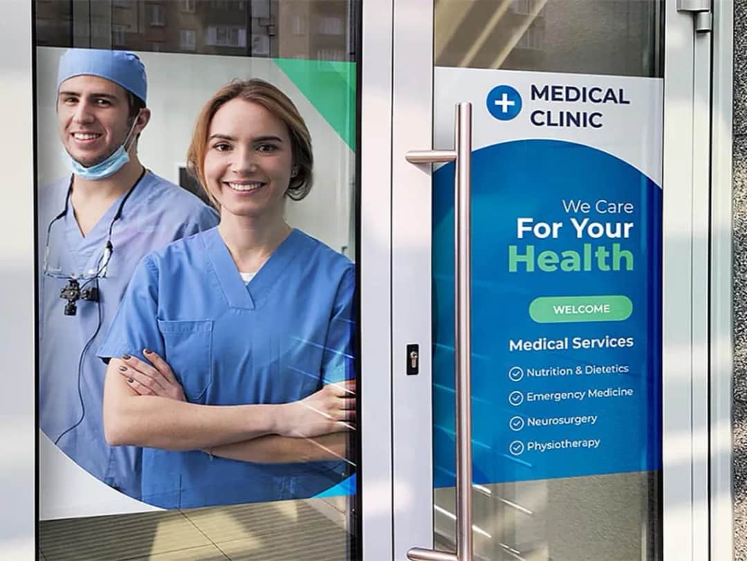 Jak skutecznie drukować na folii samoprzylepnej przezroczystej?