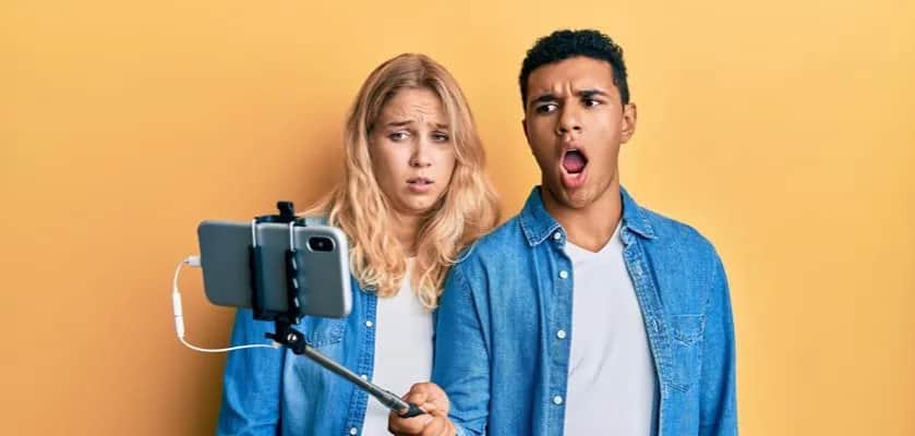 Jak łatwo włączyć przedni aparat w telefonie i uniknąć problemów z selfie